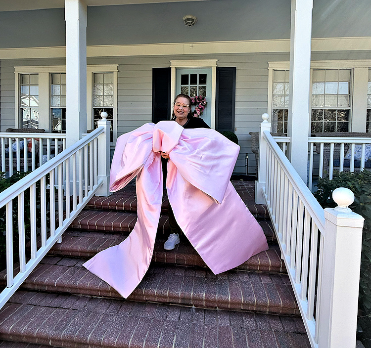 How to Make a Giant Fabric Bow